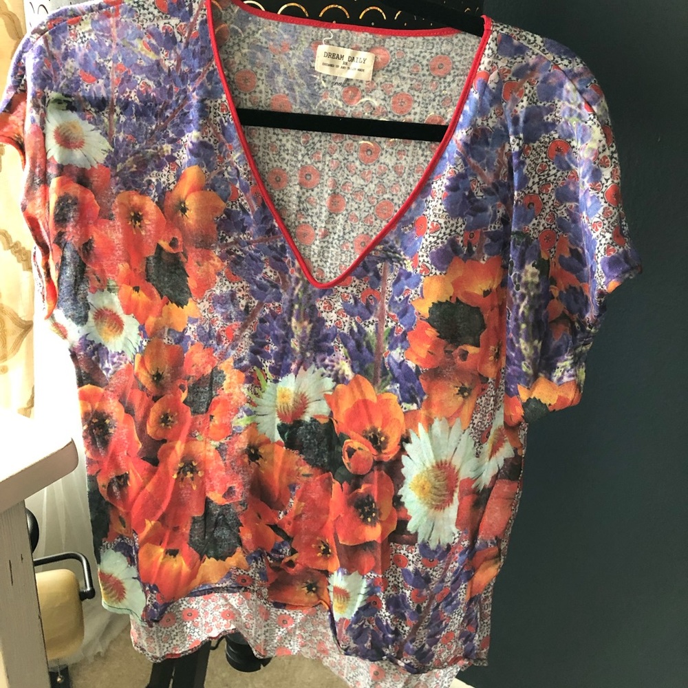 Dream Daily Floral Print Top